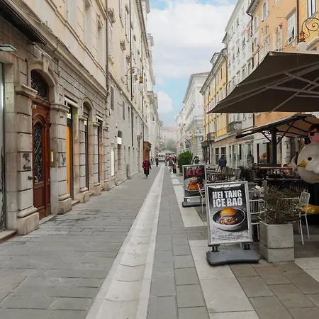 The Architect - Exclusive Loft In Ponterosso